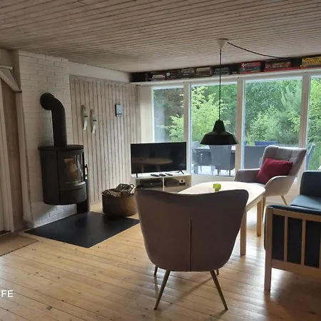 Adelisa - 600m From The Sea By Interhome
